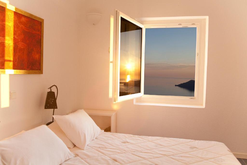 Готель Whitedeck Santorini Імеровіглі Номер фото